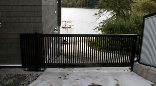 CANTILVER GATE FOR BOAT LAUNCH