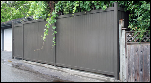 POWDER COATED PRIVACY PANEL FENCING